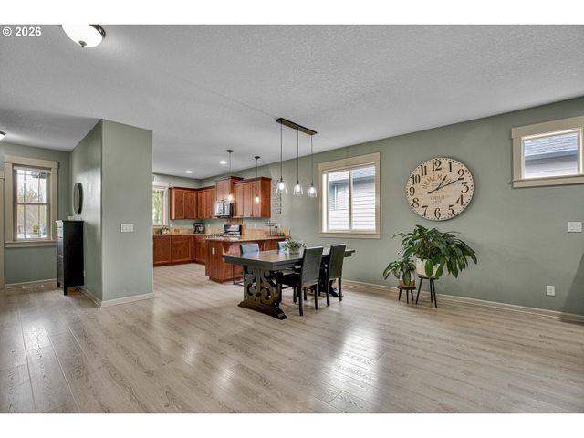 1068 Se KINGFISHER Ln, Gresham, OR 97080