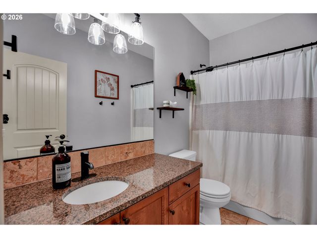 1068 Se KINGFISHER Ln, Gresham, OR 97080