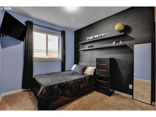 1068 Se KINGFISHER Ln, Gresham, OR 97080