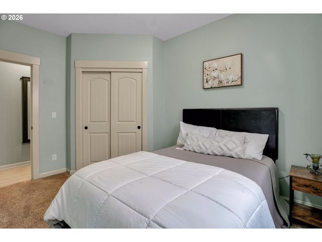 1068 Se KINGFISHER Ln, Gresham, OR 97080