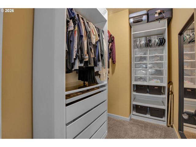 1068 Se KINGFISHER Ln, Gresham, OR 97080