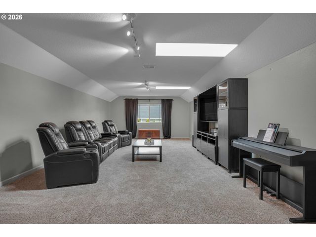 1068 Se KINGFISHER Ln, Gresham, OR 97080