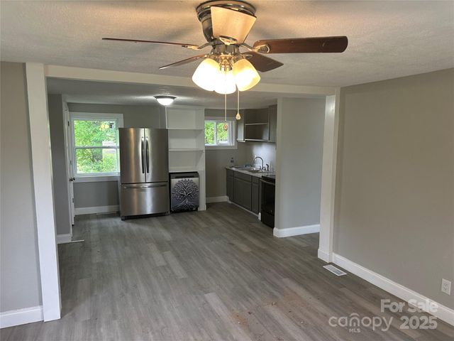 209 Brookview Road, Statesville, NC 28625