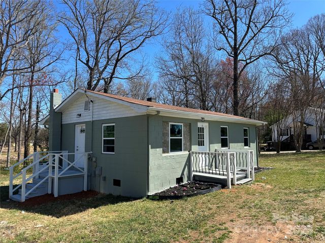 209 Brookview Road, Statesville, NC 28625