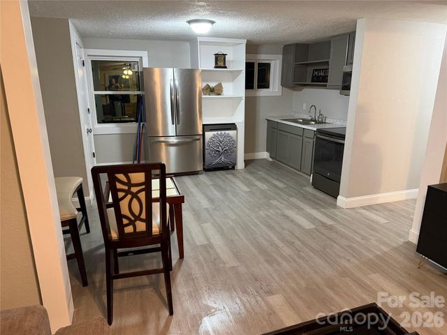 209 Brookview Road, Statesville, NC 28625