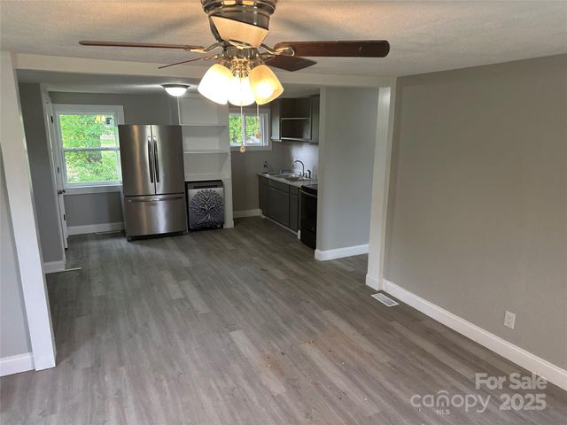 209 Brookview Road, Statesville, NC 28625