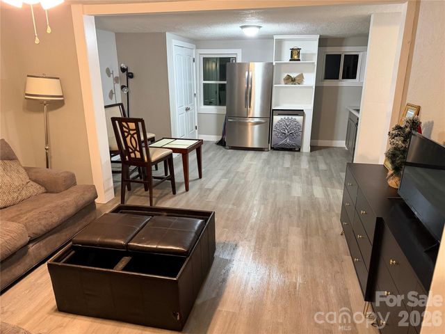 209 Brookview Road, Statesville, NC 28625