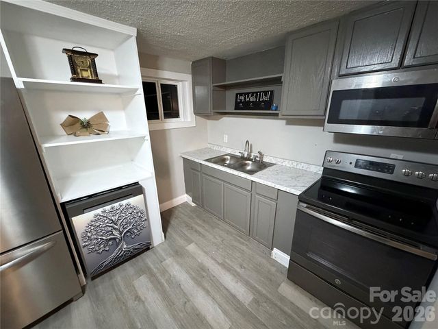 209 Brookview Road, Statesville, NC 28625