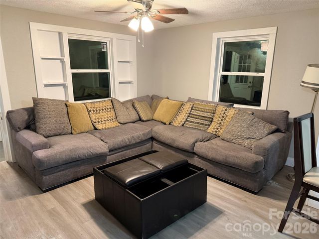 209 Brookview Road, Statesville, NC 28625