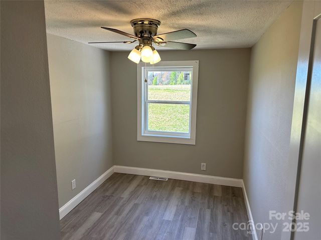 209 Brookview Road, Statesville, NC 28625