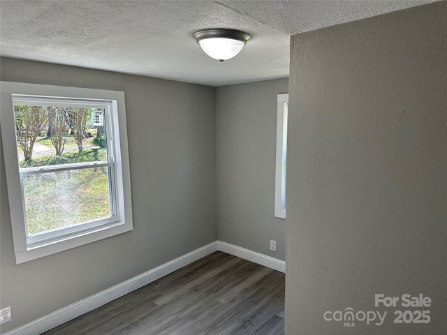 209 Brookview Road, Statesville, NC 28625