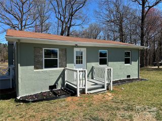 209 Brookview Road, Statesville, NC 28625