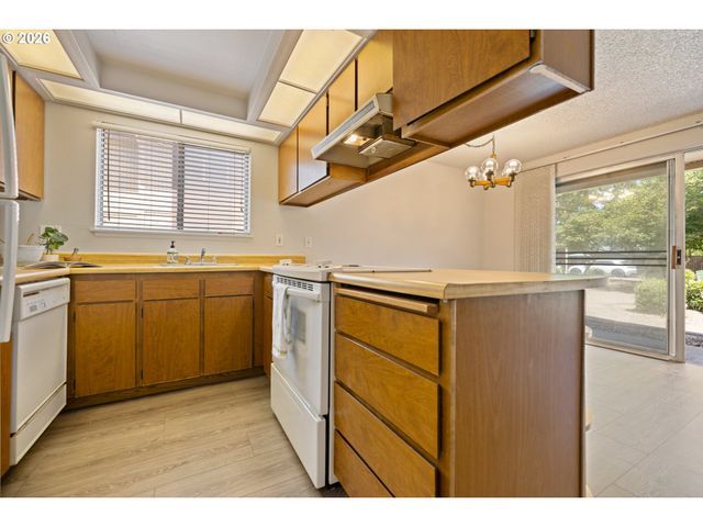 3404 19TH Ave 101, Forest Grove, OR 97116
