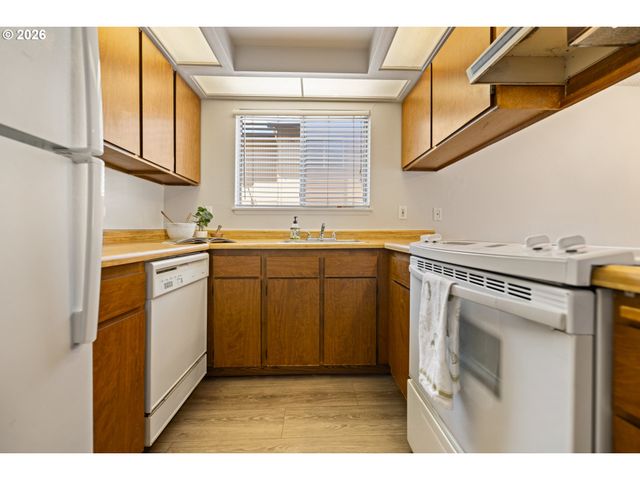 3404 19TH Ave 101, Forest Grove, OR 97116