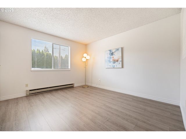 3404 19TH Ave 101, Forest Grove, OR 97116