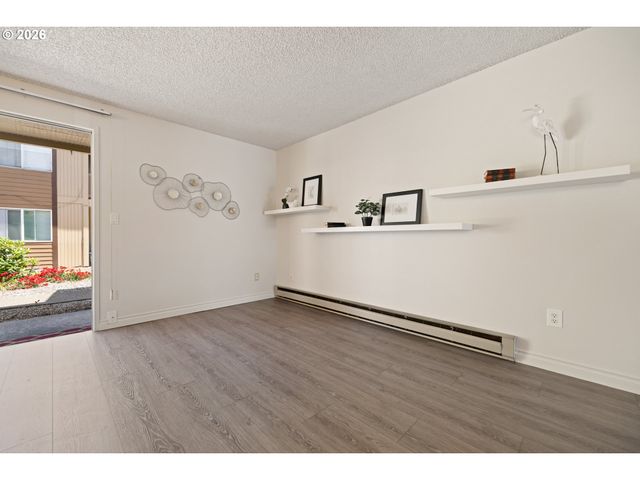 3404 19TH Ave 101, Forest Grove, OR 97116