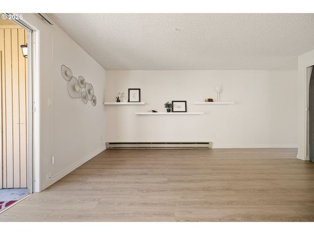 3404 19TH Ave 101, Forest Grove, OR 97116