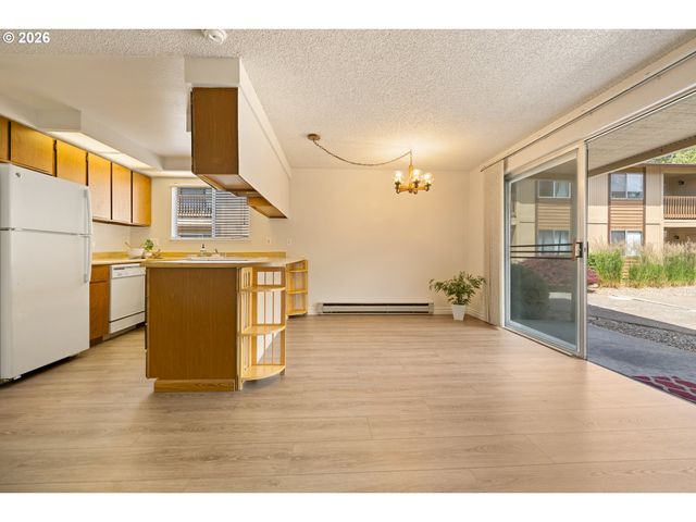 3404 19TH Ave 101, Forest Grove, OR 97116