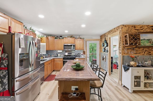 60 Cady Lane, Cleveland, GA 30528