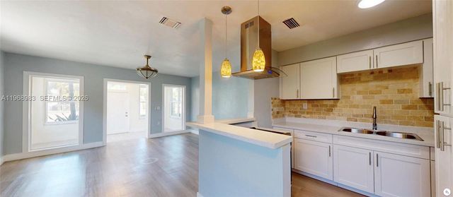 432 NW 103rd St, Miami, FL 33150