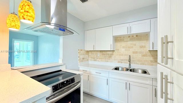 432 NW 103rd St, Miami, FL 33150