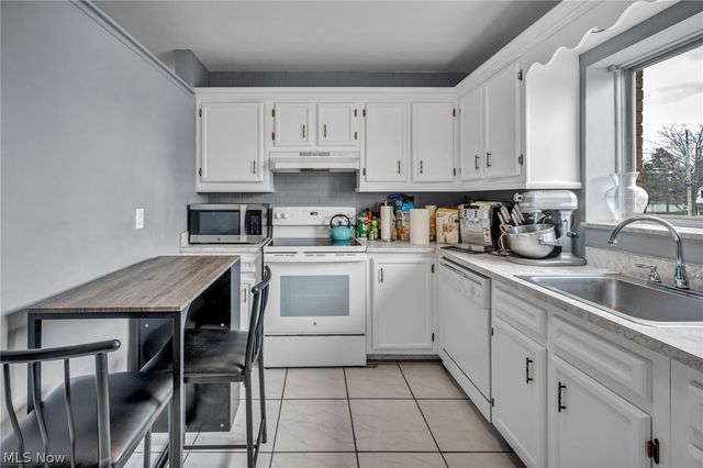 5200 Royalton Road 9B, North Royalton, OH 44133