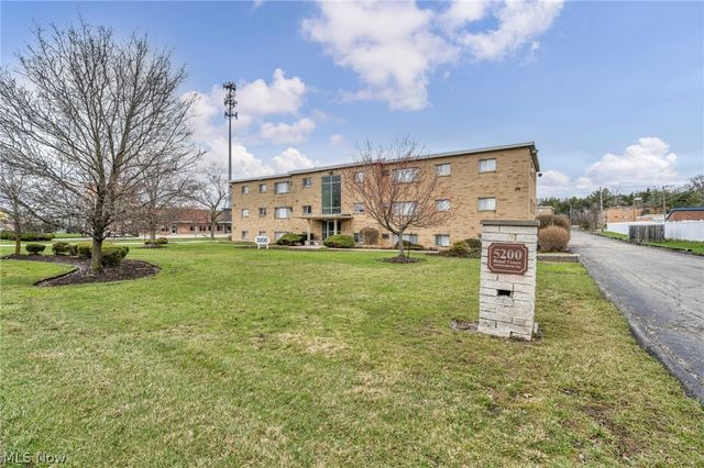 5200 Royalton Road 9B, North Royalton, OH 44133