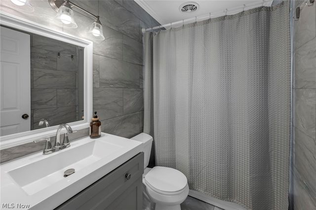 5200 Royalton Road 9B, North Royalton, OH 44133