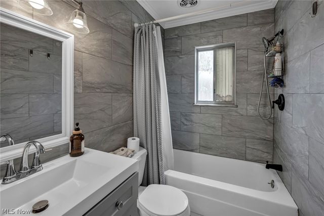 5200 Royalton Road 9B, North Royalton, OH 44133