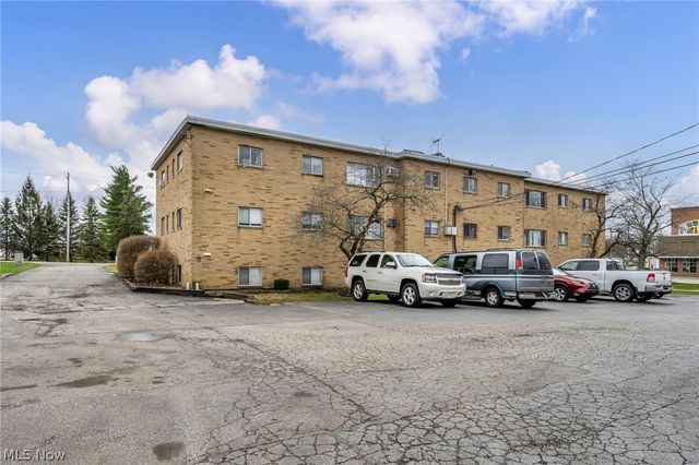 5200 Royalton Road 9B, North Royalton, OH 44133