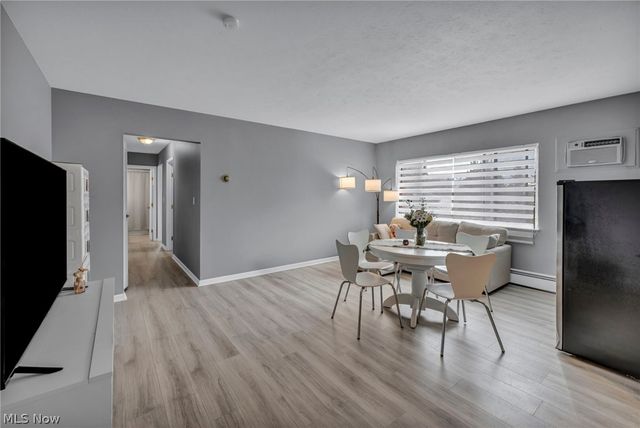 5200 Royalton Road 9B, North Royalton, OH 44133