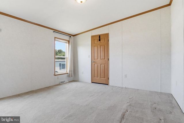 124 LISA CIR, York, PA 17406