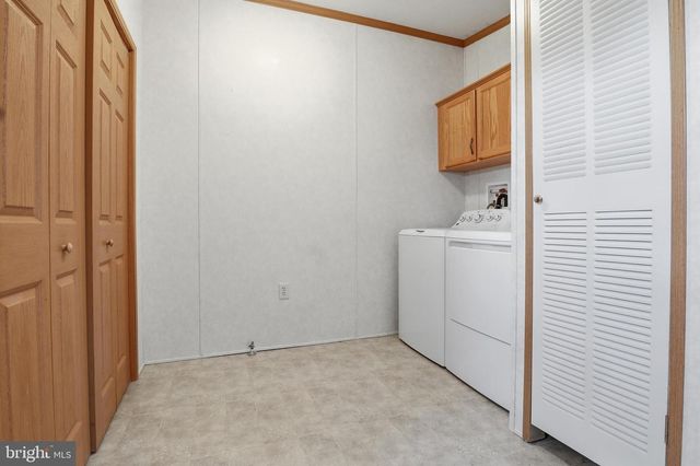 124 LISA CIR, York, PA 17406
