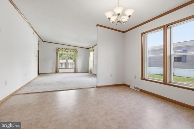 124 LISA CIR, York, PA 17406