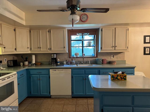 110 THORNWOOD DR, Marlton, NJ 08053