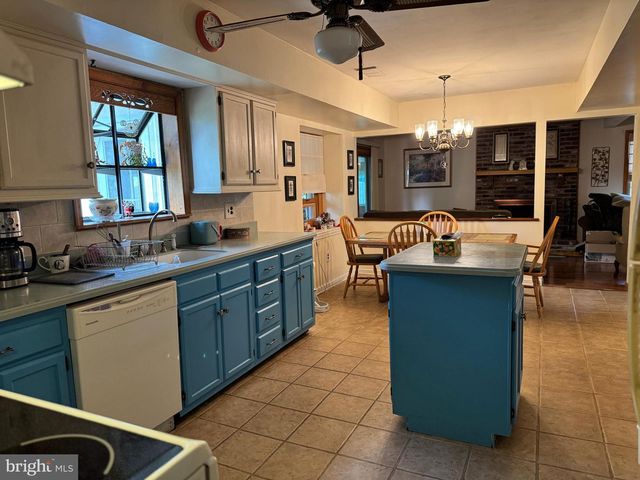 110 THORNWOOD DR, Marlton, NJ 08053