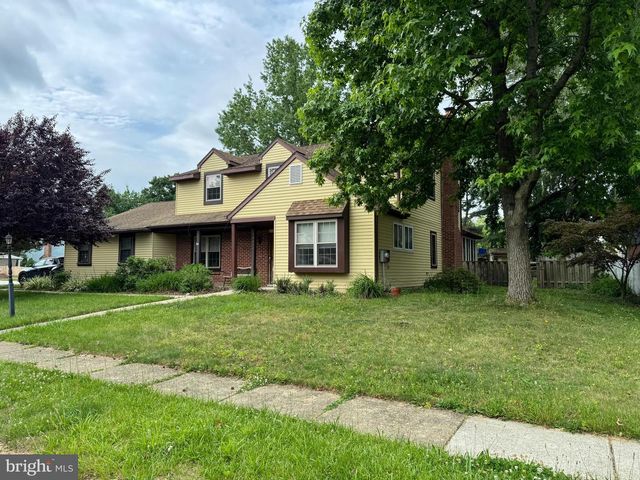 110 THORNWOOD DR, Marlton, NJ 08053