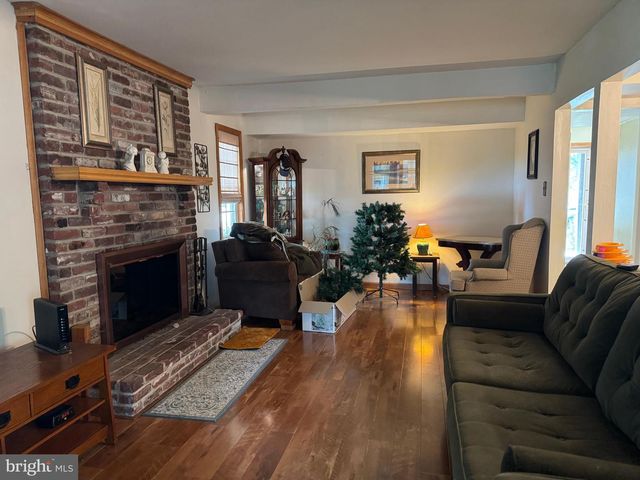 110 THORNWOOD DR, Marlton, NJ 08053