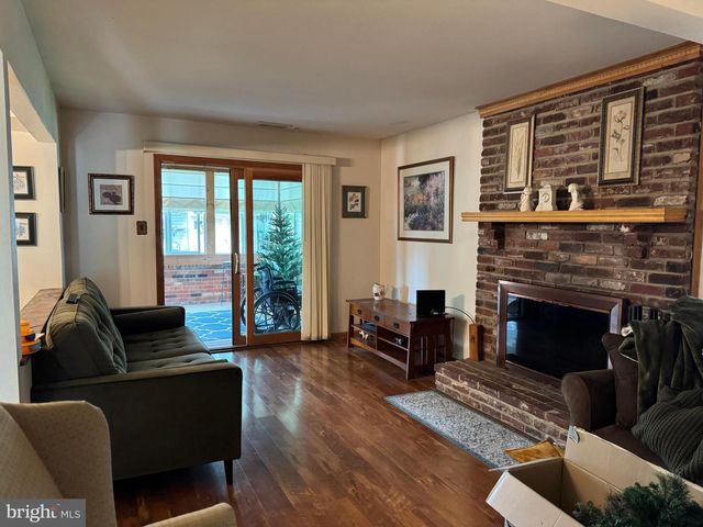 110 THORNWOOD DR, Marlton, NJ 08053
