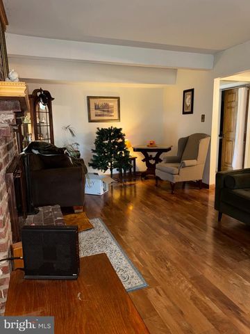 110 THORNWOOD DR, Marlton, NJ 08053