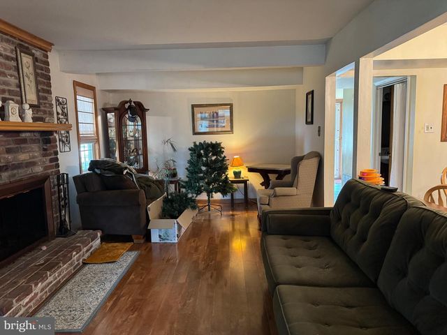 110 THORNWOOD DR, Marlton, NJ 08053