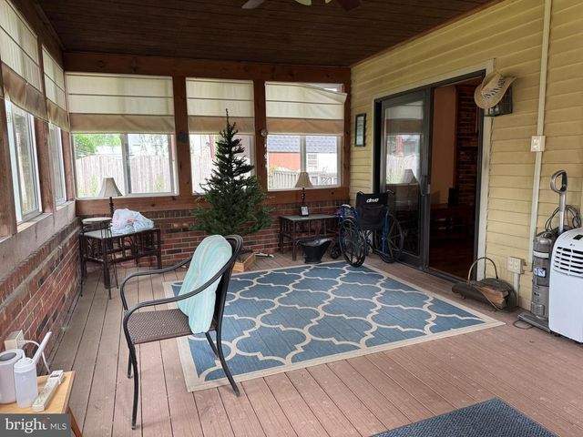 110 THORNWOOD DR, Marlton, NJ 08053