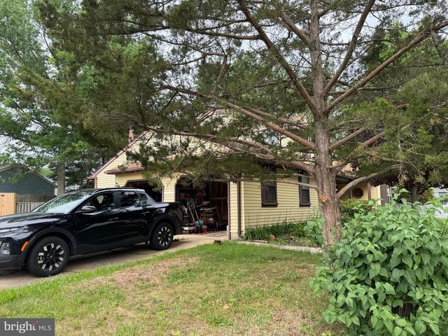 110 THORNWOOD DR, Marlton, NJ 08053