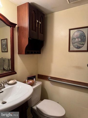 110 THORNWOOD DR, Marlton, NJ 08053