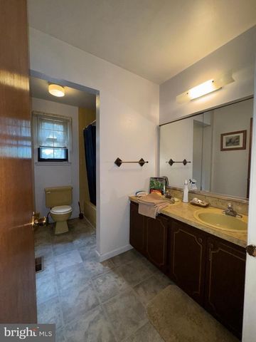 110 THORNWOOD DR, Marlton, NJ 08053