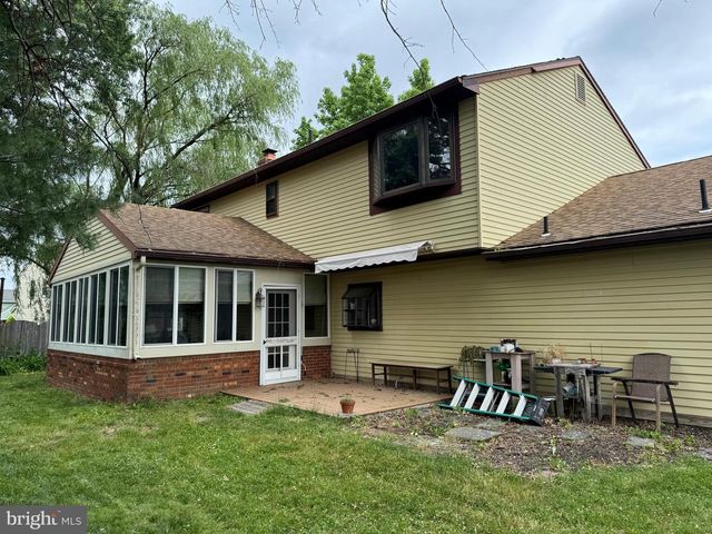 110 THORNWOOD DR, Marlton, NJ 08053