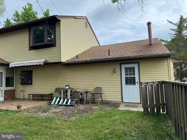 110 THORNWOOD DR, Marlton, NJ 08053
