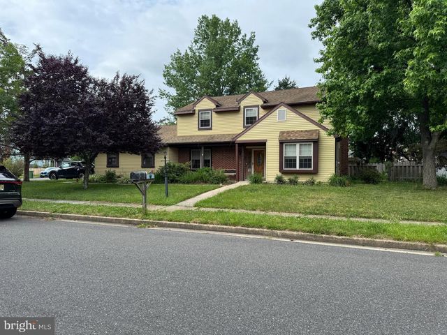 110 THORNWOOD DR, Marlton, NJ 08053