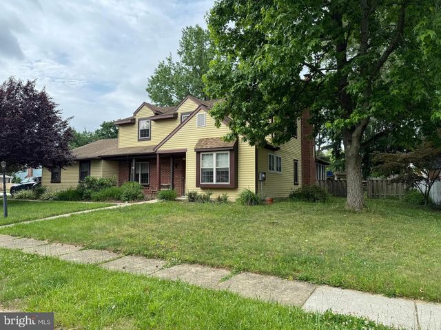 110 THORNWOOD DR, Marlton, NJ 08053
