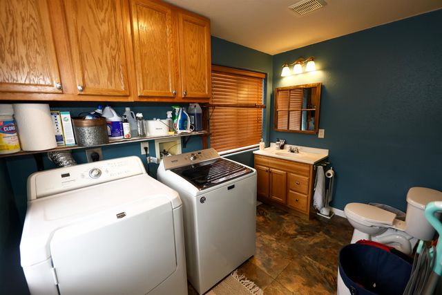 511 3rd St SE, Minot, ND 58701